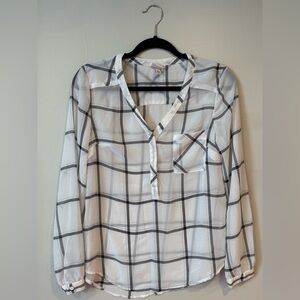 Merona Checkered V-Neck Blouse in White and Black Size Small